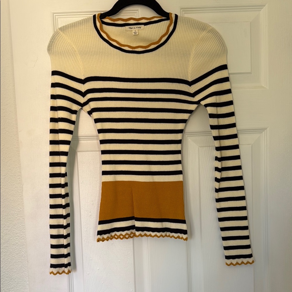 Cream & Black Striped Crewneck Sweater Shirt — Size Small